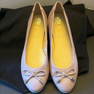 Sz 8 Geox D Charlene leather ballet flats in pink